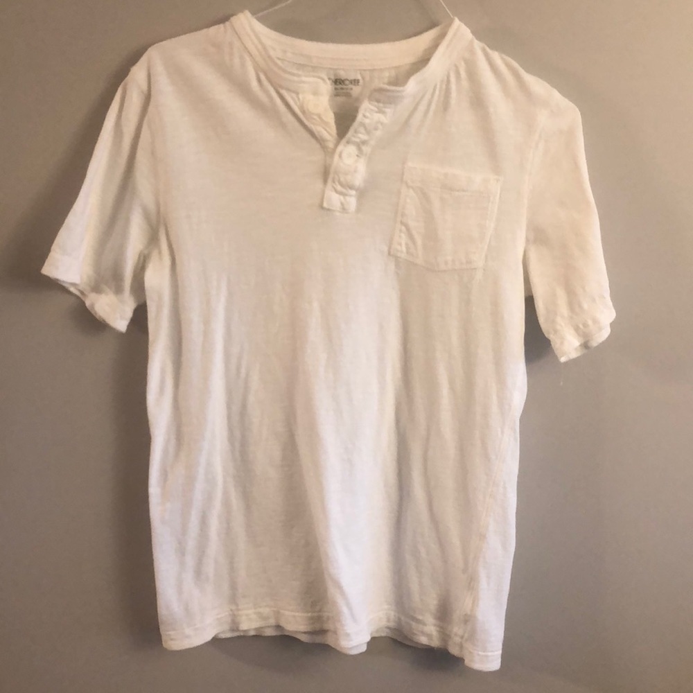 Cherokee white pocket tee